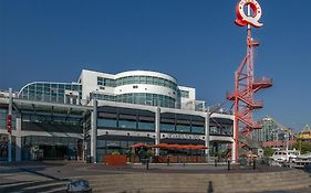 Coast Lonsdale Quay Hotel